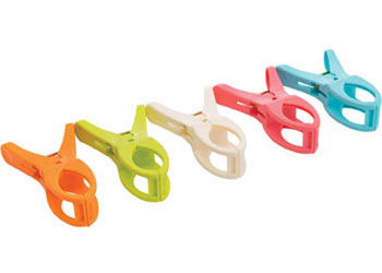 Jumbo Plastic Pegs - Pack of 24